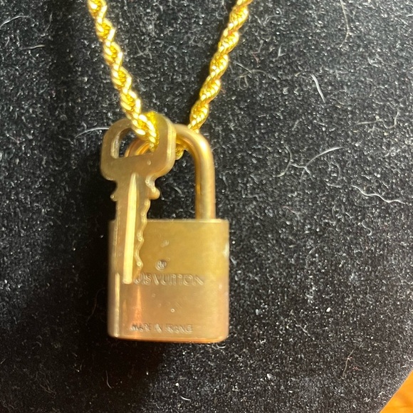 Louis Vuitton Gold Key Pendant Necklace - Picture 2 of 7